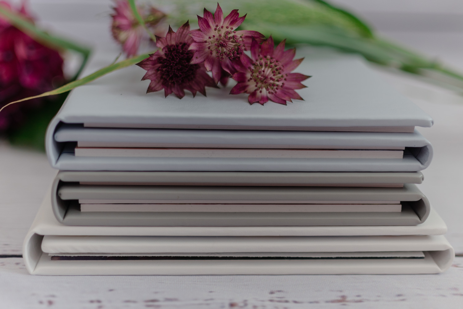 Fotos mit Geschwistern, Outdoor-Shooting, neugeborenenfotografie münchen, Fotos Rosenheim, fotograf rosenheim, fotograf rosenheim, Landshut, München, Familienfotos, Familienshooting, Bilder mit Geschwistern, Bruckmühl